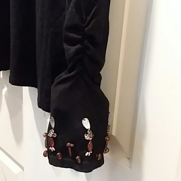 Sweater with bead trim - Picture 3 of 8